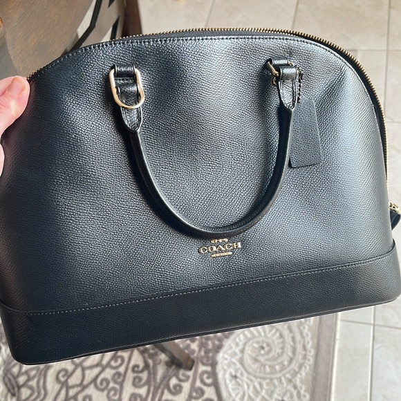 Coach purse - sold - Picture 6 of 8